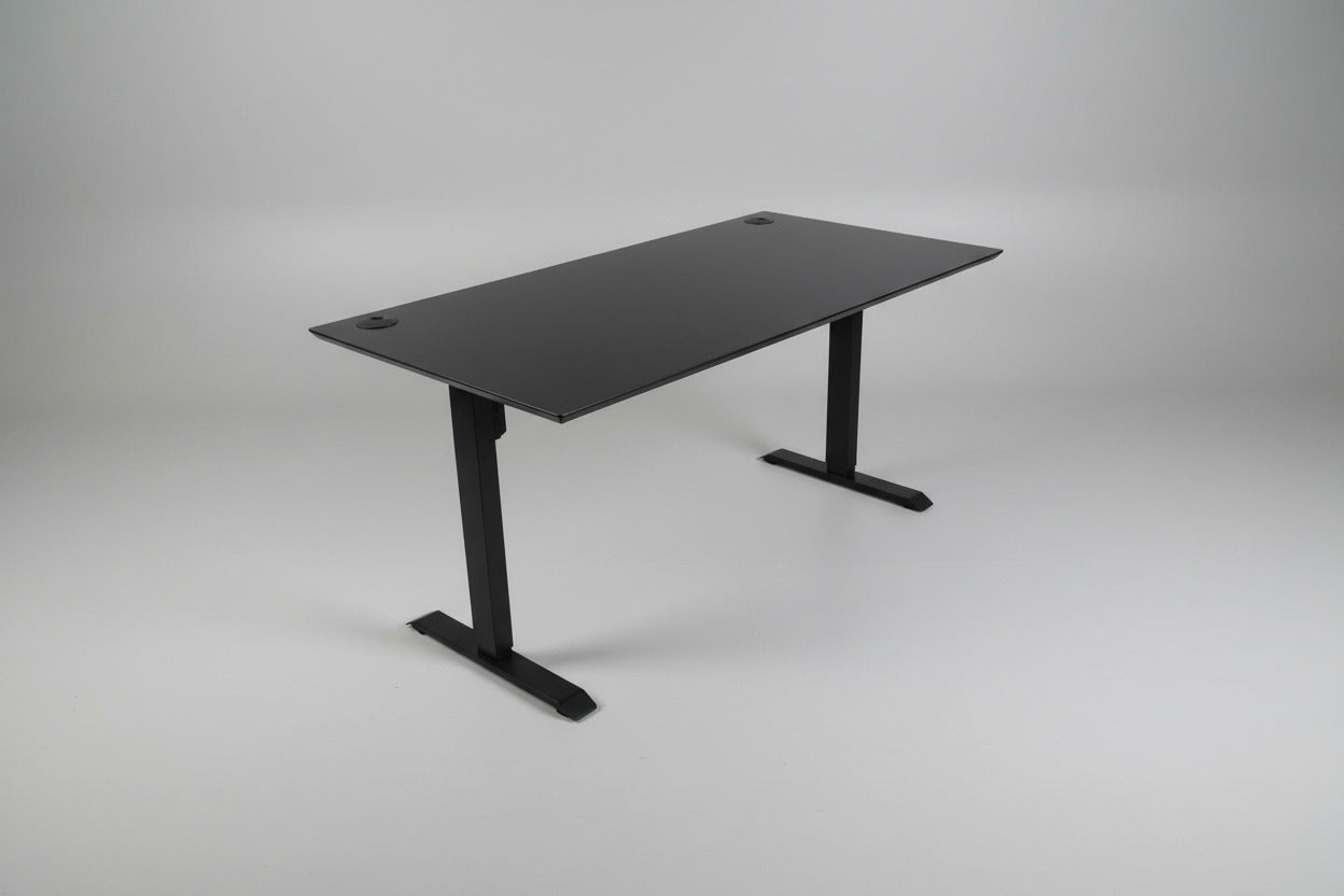 Hæve-sænkebord 160x80 cm i sort laminat med sort stel set forfra